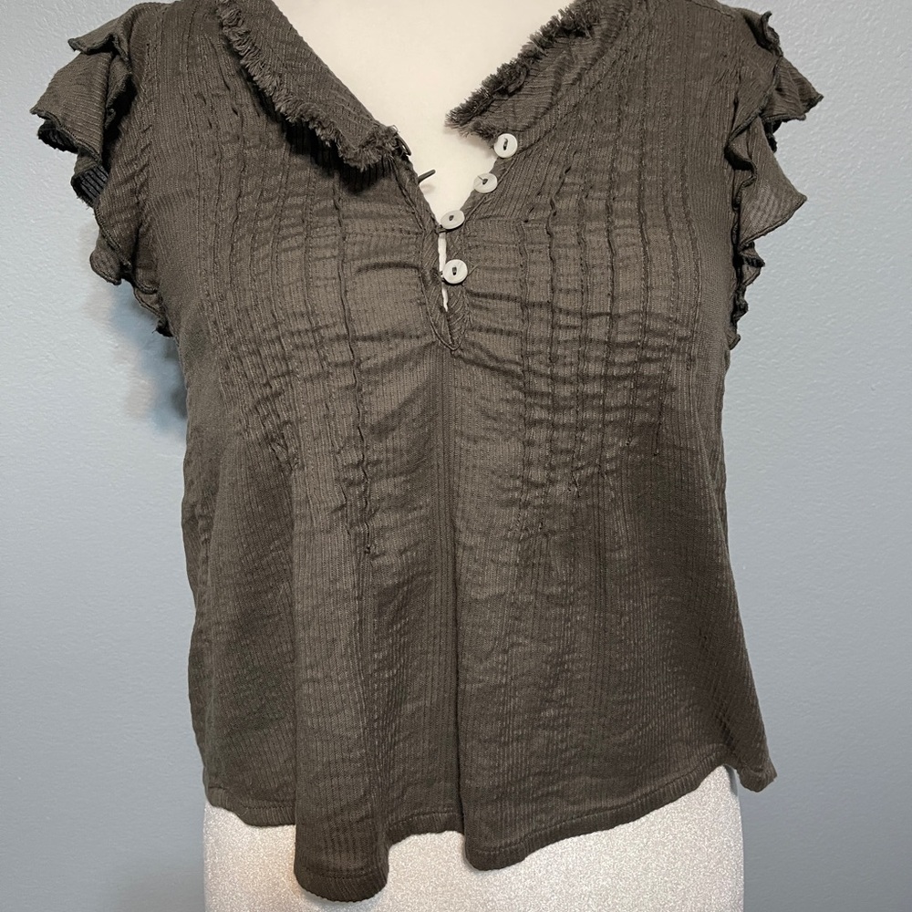 Quince Textured Henley Blouse Gray Ruffle Sleeve Raw Edge Fairy Grunge Small